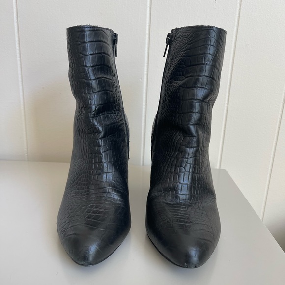 Amore Boot from SocietyAmuse x Matisse . Black leather, snake - Picture 2 of 4